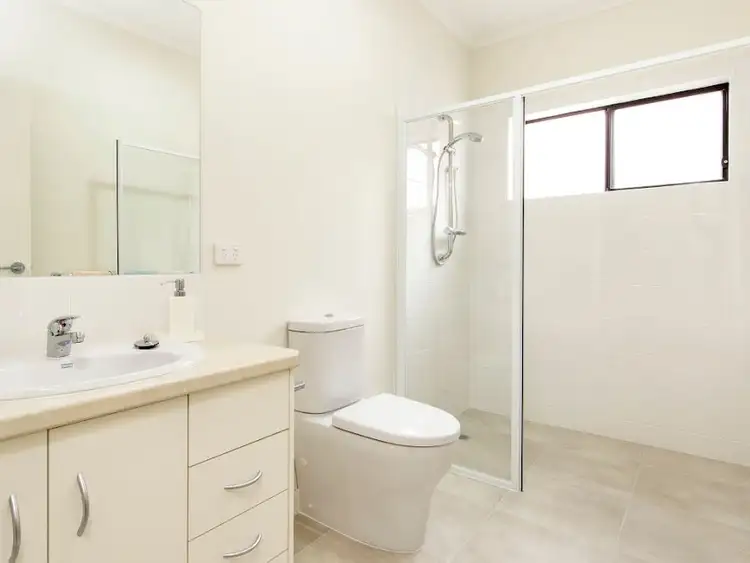 Fourth view of Homely unit listing, 2 Kingfisher Close, Horsham VIC 3400