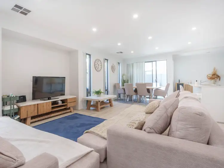 16 Framingham Crescent, Wellard WA 6170