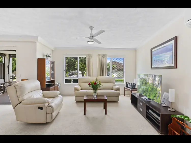 4/4-6 Proud Street, Labrador QLD 4215