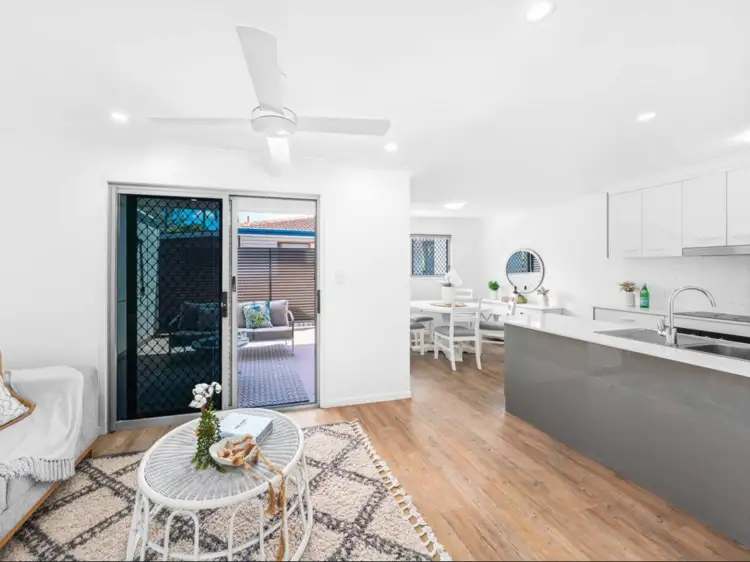 3/52 Napier Street, Birkdale QLD 4159