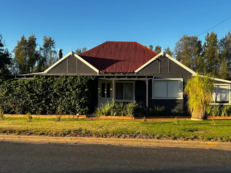 14 White Street, Darlington Point NSW 2706