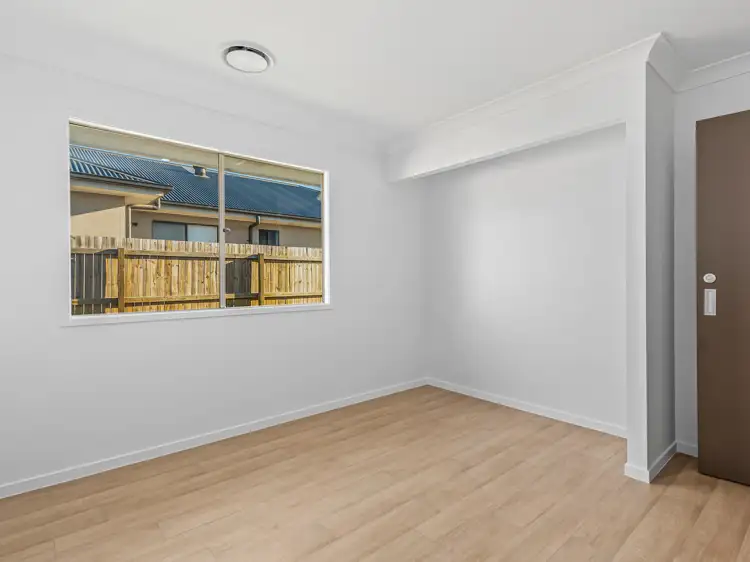Fifth view of Homely semi-detached listing, 37 Vanessa Crescent, Cotswold Hills QLD 4350