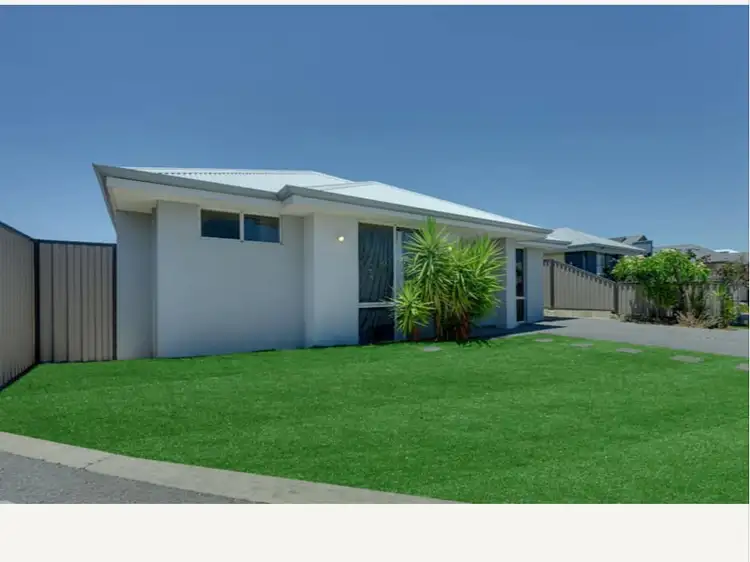 4 Saint Pierre Turn, Piara Waters WA 6112