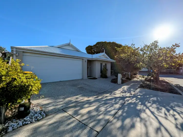 4 Wedgetail Retreat, Halls Head WA 6210