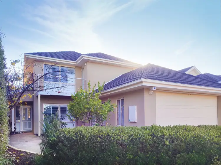 17 Lowess Lane, Point Cook VIC 3030