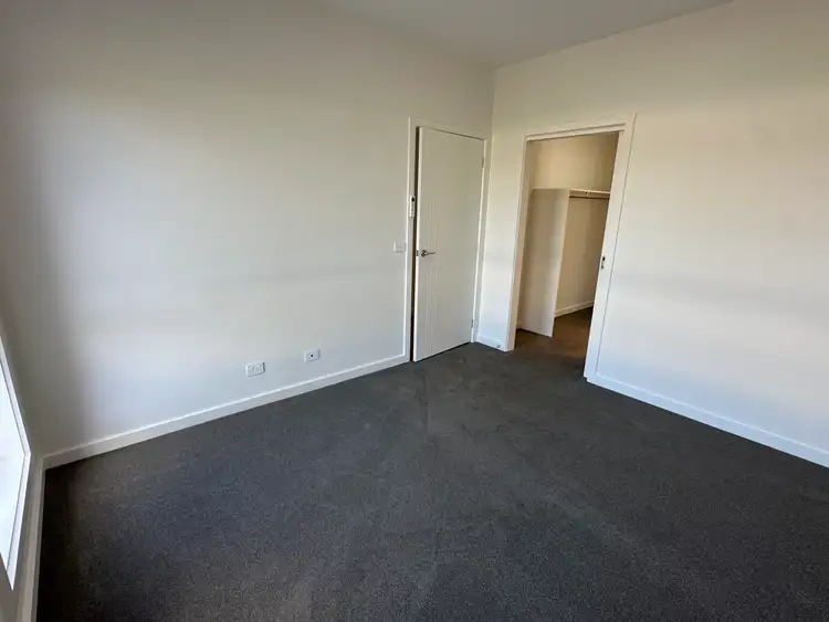 Fourth view of Homely unit listing, 11 Goldfinch Close, Horsham VIC 3400