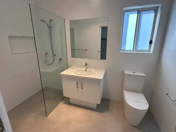 Fifth view of Homely unit listing, 11 Goldfinch Close, Horsham VIC 3400