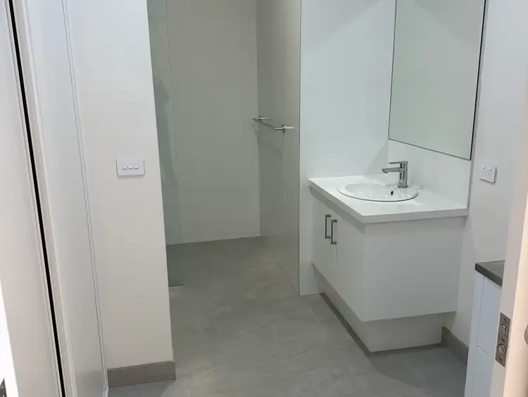 Sixth view of Homely unit listing, 11 Goldfinch Close, Horsham VIC 3400