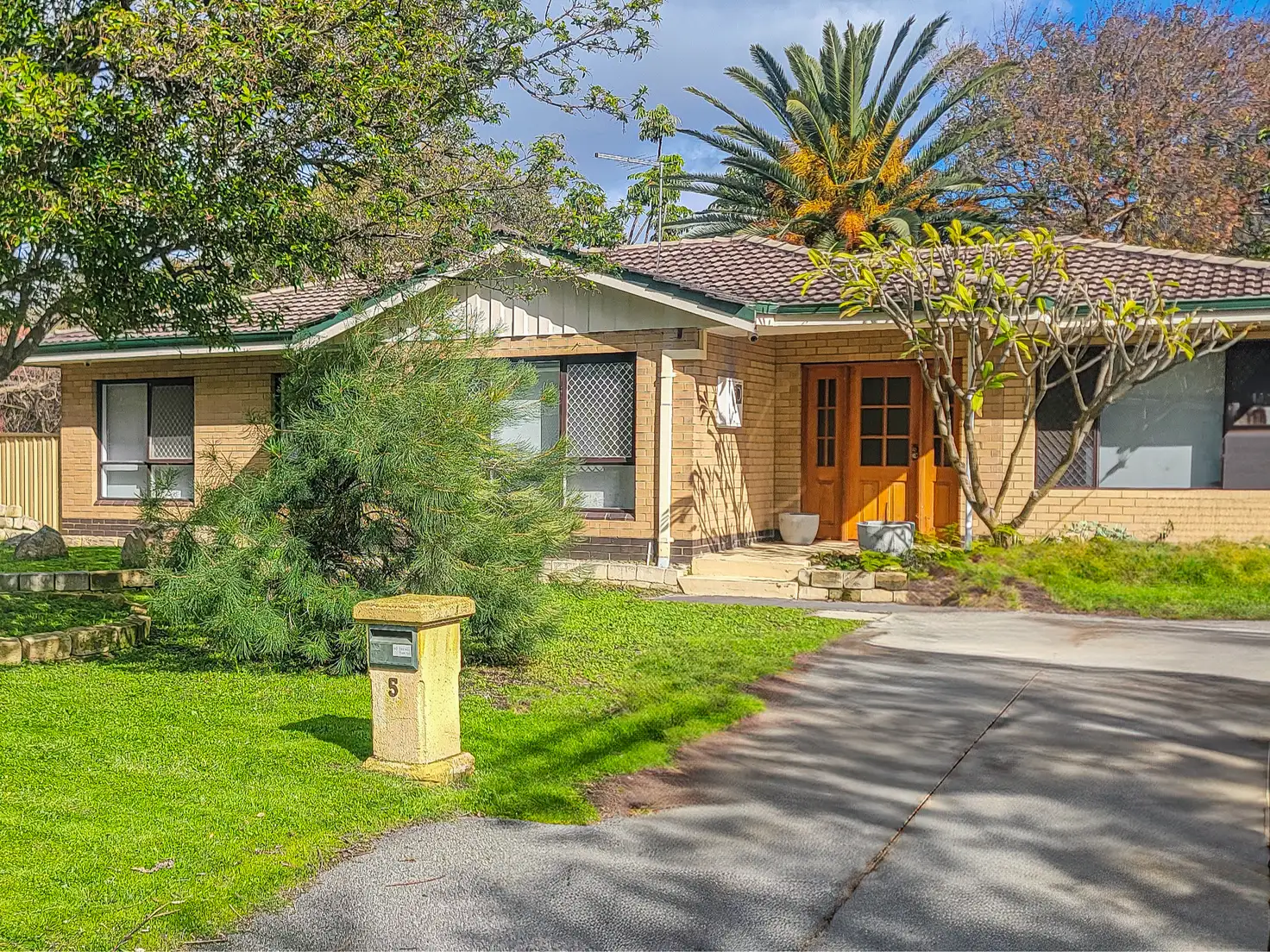 Main view of Homely house listing, 5 Mereworth Road, Thornlie WA 6108