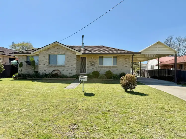 4 Grant Street, Kootingal NSW 2352