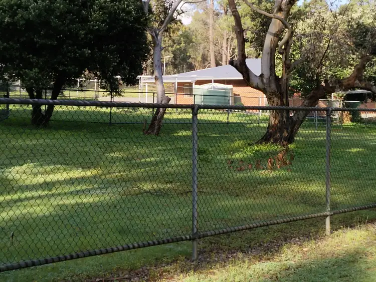 24 Strapper Road, Bedfordale WA 6112