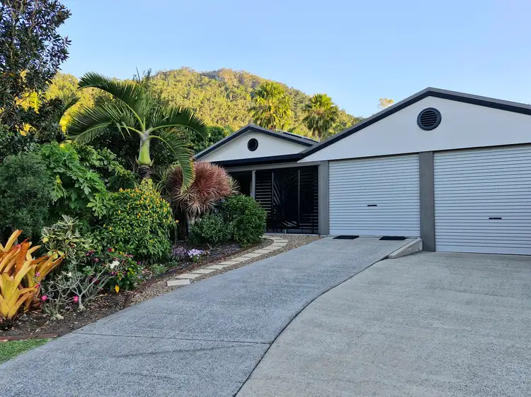 5 Laurence Close, Cannonvale QLD 4802