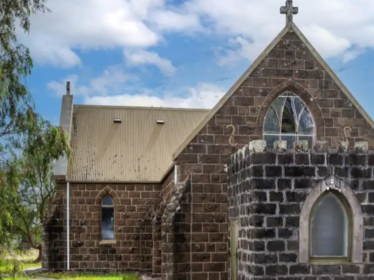 38 High Street, Macarthur VIC 3286