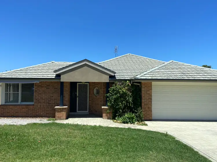 6 Close, Belmont NSW 2280