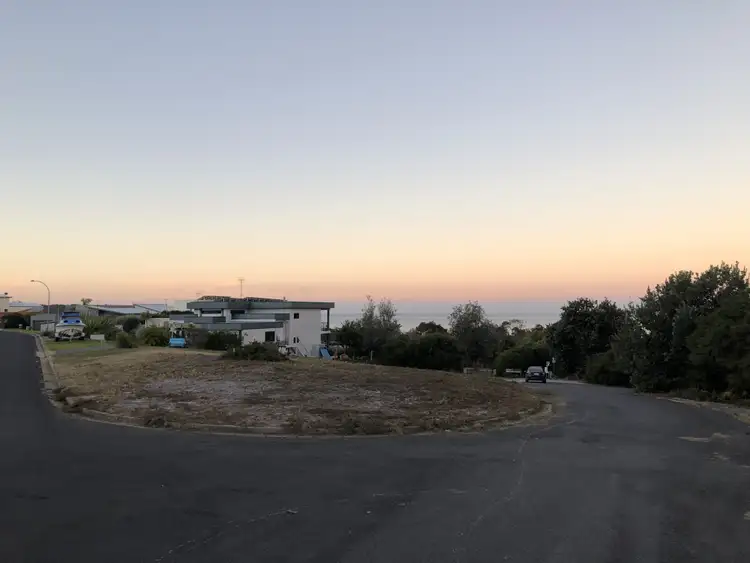 8 Dolphin Cove Drive, Tura Beach NSW 2548