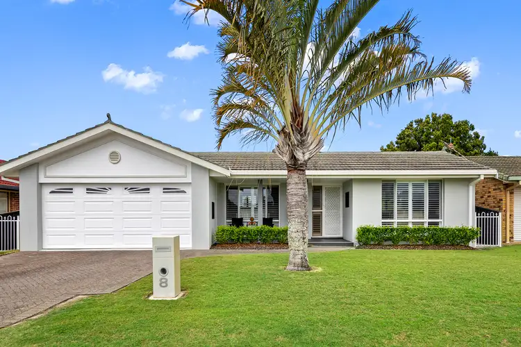 8 Palm Terrace, Yamba NSW 2464