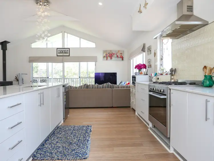 Fifth view of Homely house listing, 19 Yarri Brow, Kangaroo Gully WA 6255