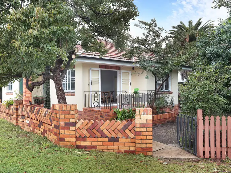 10 Bow Street, Yeerongpilly QLD 4105