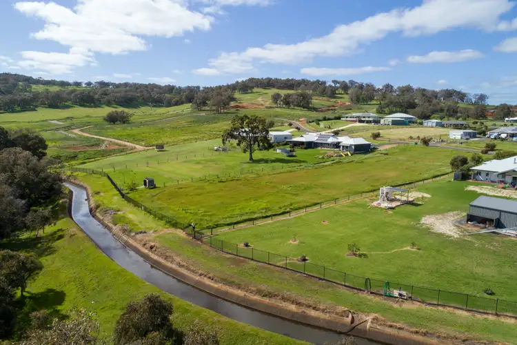 43 Nunnagine Circle, Roelands WA 6226