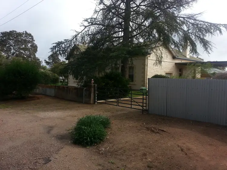 2 South Terrace, Laura SA 5480