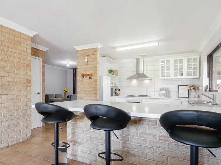 137 Blackadder Road, Swan View WA 6056