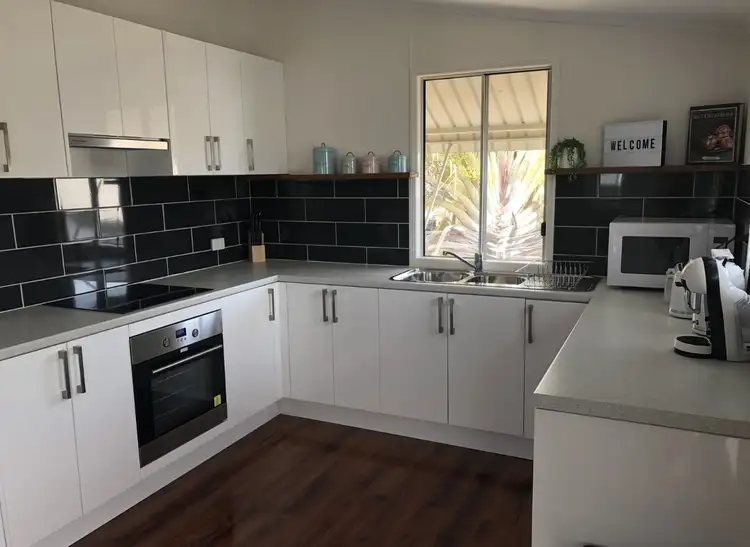 27 Evans Avenue, Seaforth QLD 4741