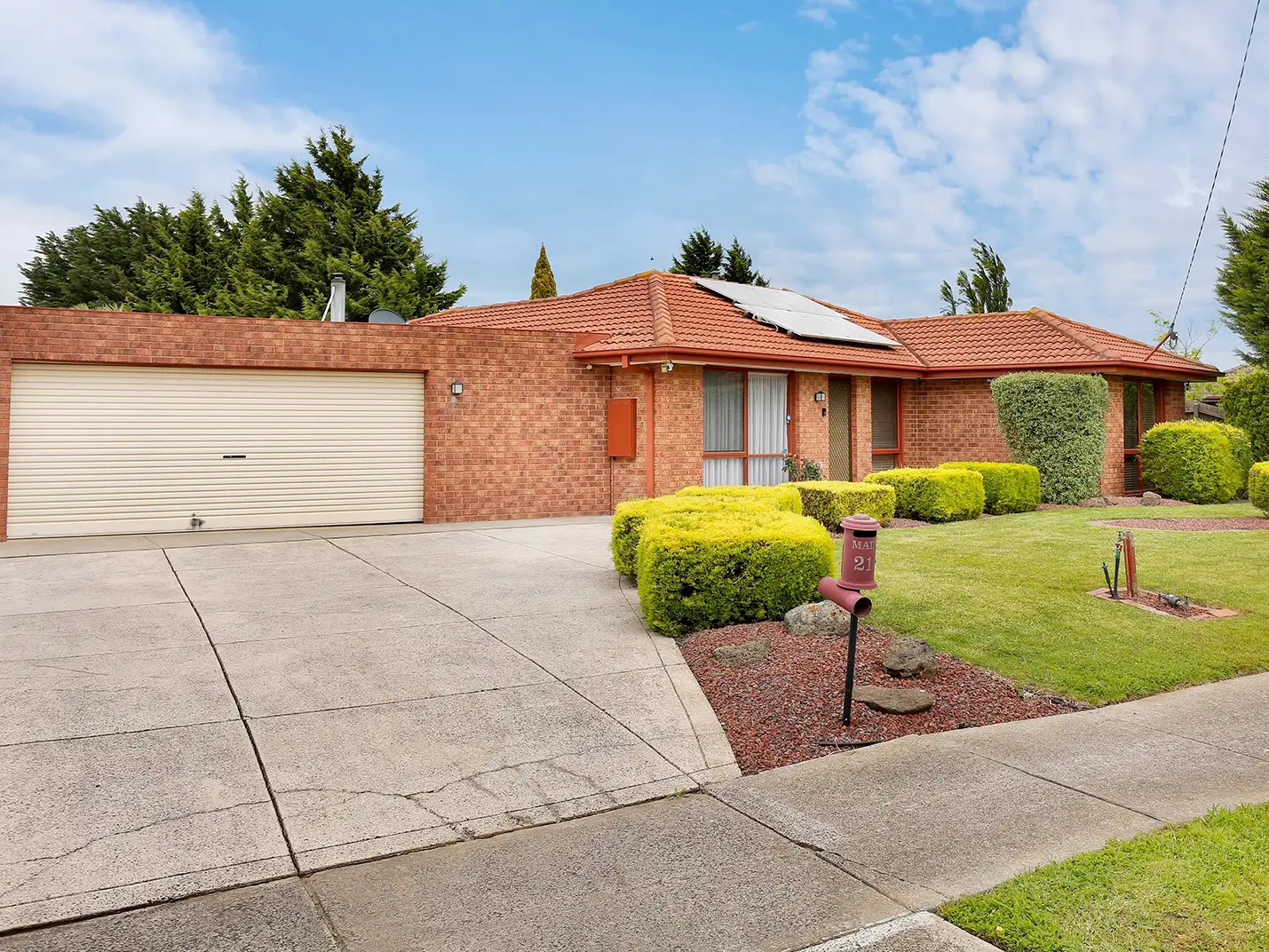 Main view of Homely house listing, 21 Watford Crescent, Craigieburn VIC 3064