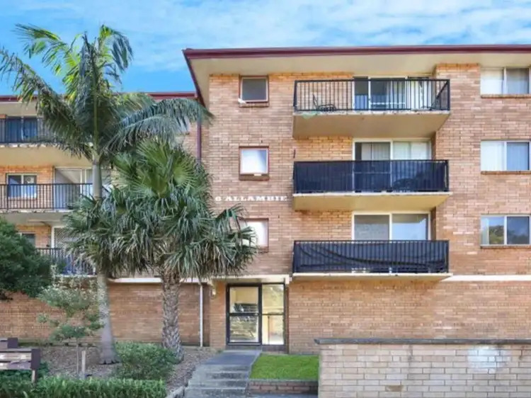 6 Eyre Place