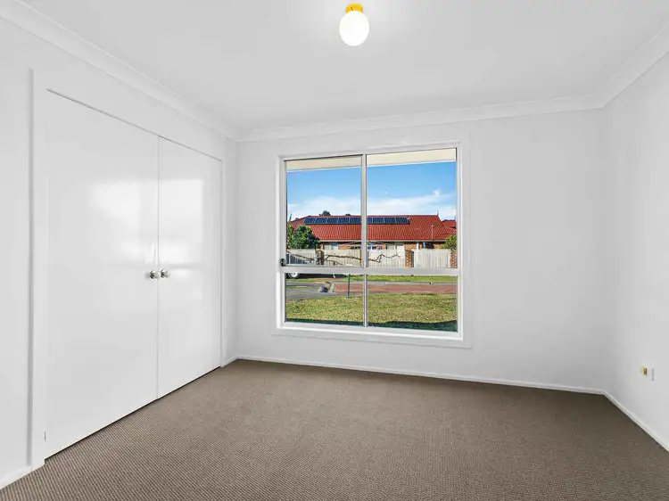 Fourth view of Homely house listing, 8 Felix Avenue, Horsley NSW 2530