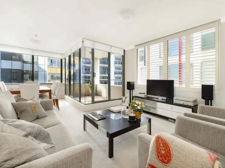 707/37-39 Mclaren Street, North Sydney NSW 2060