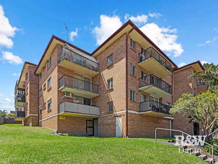 2/6 Eyre place, Warrawong NSW 2502