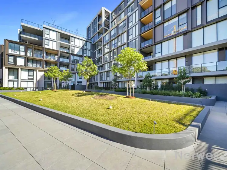 211/25 Dawes Ave, Castle Hill NSW 2154