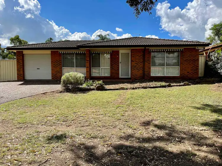 4 Goddard Crescent, Quakers Hill NSW 2763