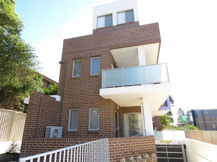 Main view of Homely unit listing, 2/21 Priddle Street, Westmead NSW 2145