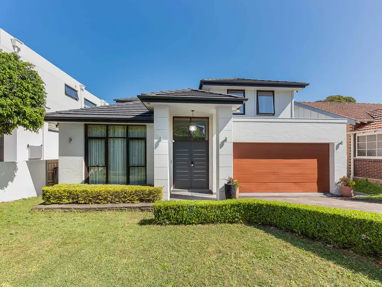 8 Narani Crescent, Northbridge NSW 2063