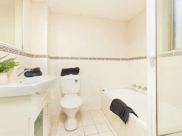 Seventh view of Homely unit listing, 4/71-73 Stapleton St, Pendle Hill NSW 2145