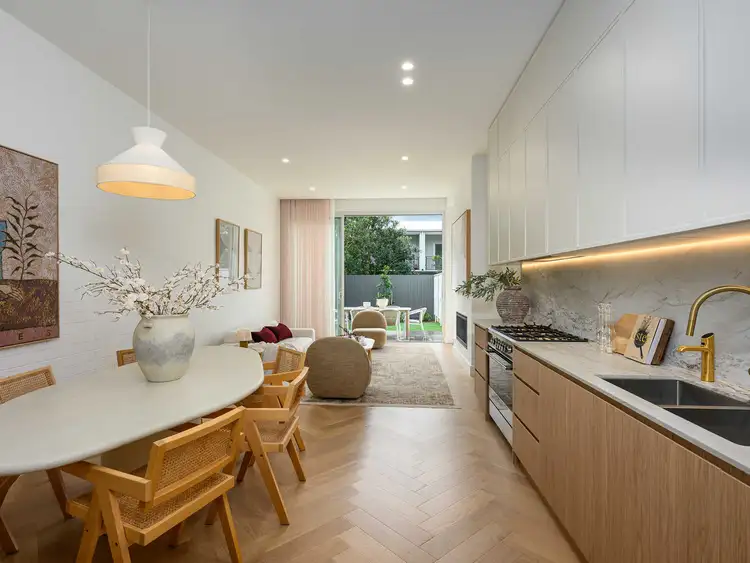 75 Yelverton St