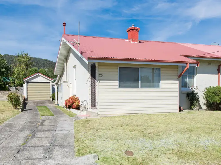 20 Lone Pine Ave, Lithgow NSW 2790