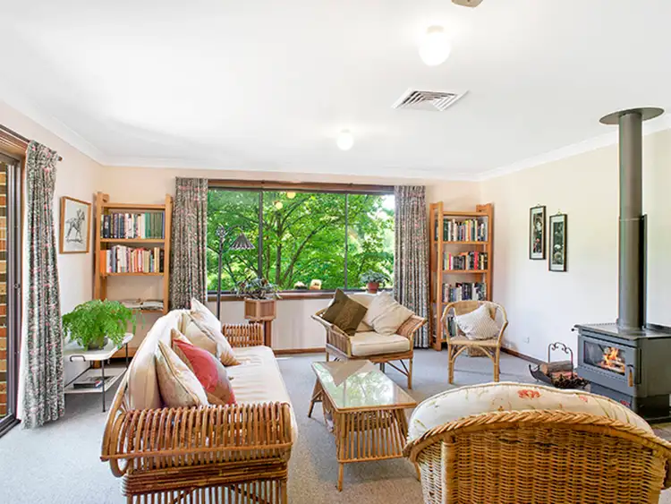 Second view of Homely house listing, 10 Murray Avenue, Wentworth Falls NSW 2782