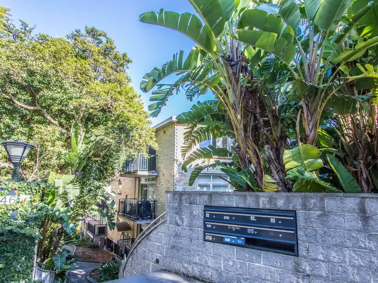 46 Sinclair St