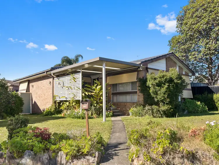 118 Melbourne Road, St Johns Park NSW 2176