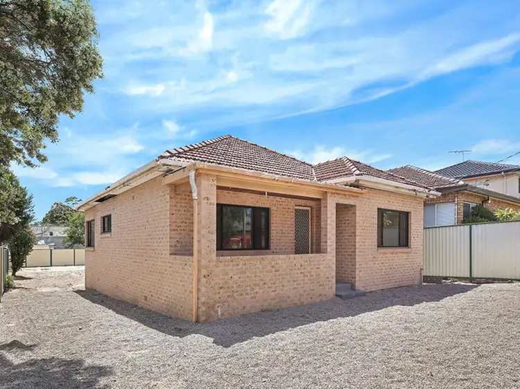 Third view of Homely house listing, 25 Hume St, Chifley NSW 2036