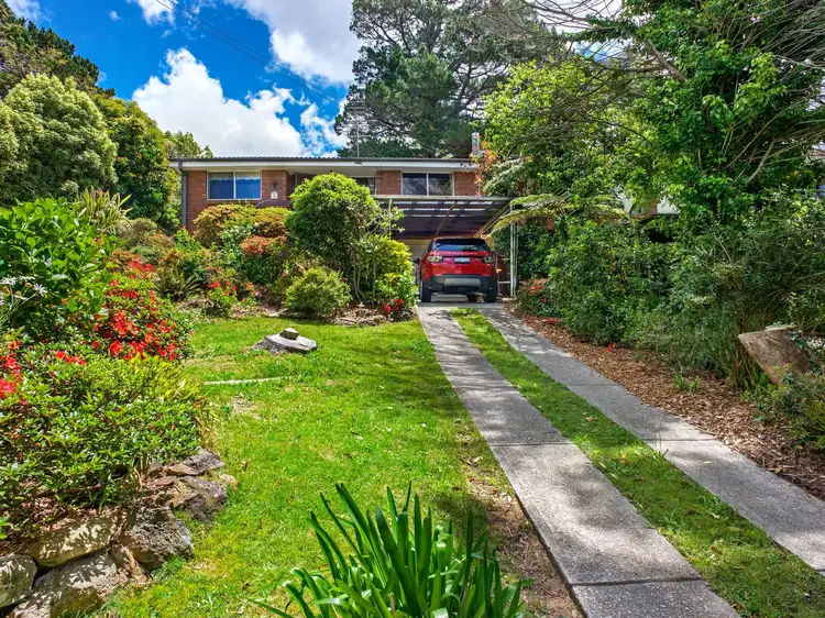 30 Flora Street, Wentworth Falls NSW 2782
