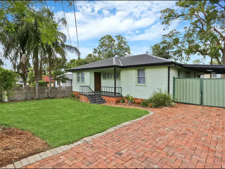 54 Lucena Crescent, Lethbridge Park NSW 2770