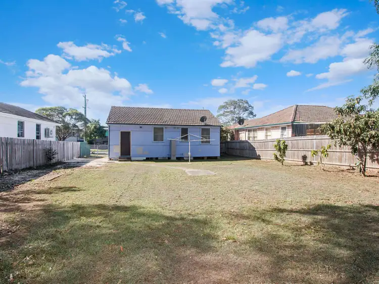 Sixth view of Homely house listing, 10 Neerini Avenue, Smithfield NSW 2164