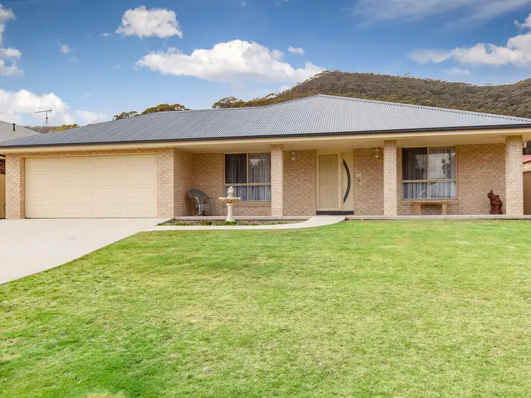 6 Fairview Drive, Lithgow NSW 2790
