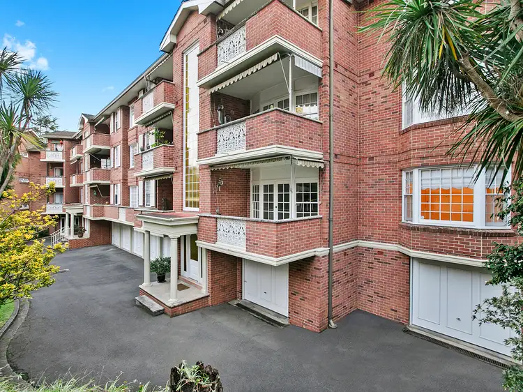 8 Larkin Street