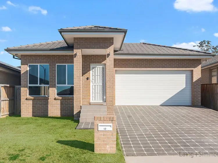12 Mcintyre Circuit, Middleton Grange NSW 2171