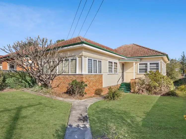 8 Collins Street, Pendle Hill NSW 2145