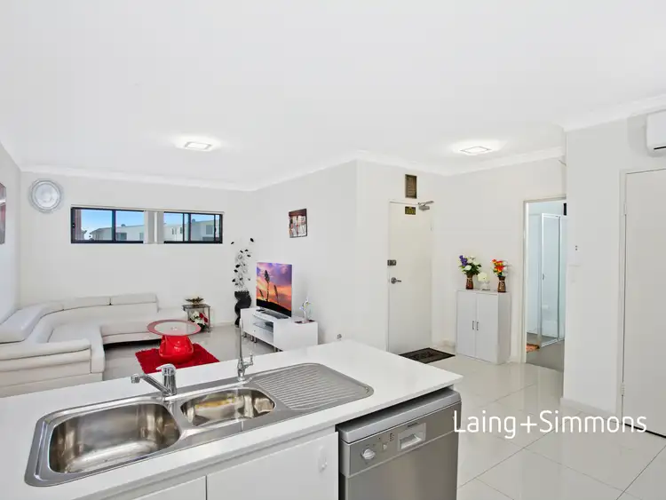 21/2 Glenmore Ridge Drive, Glenmore Park NSW 2745